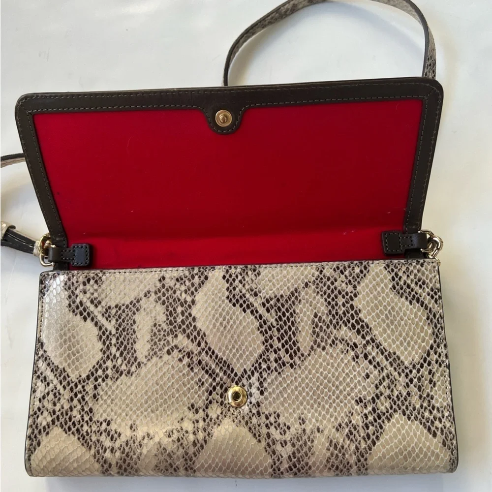 Dooney & Bourke Embossed snakeskin crossbody clutch handbag purse convertible